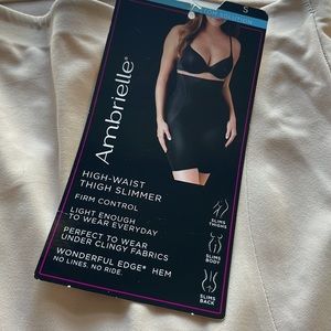 Ambrielle Shapewear NWT Size Small